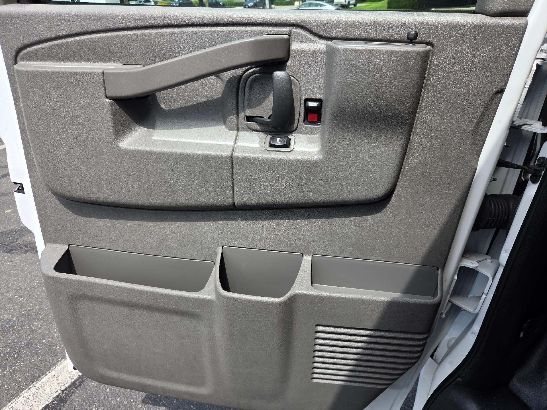 2025 Chevrolet Express Cargo Base