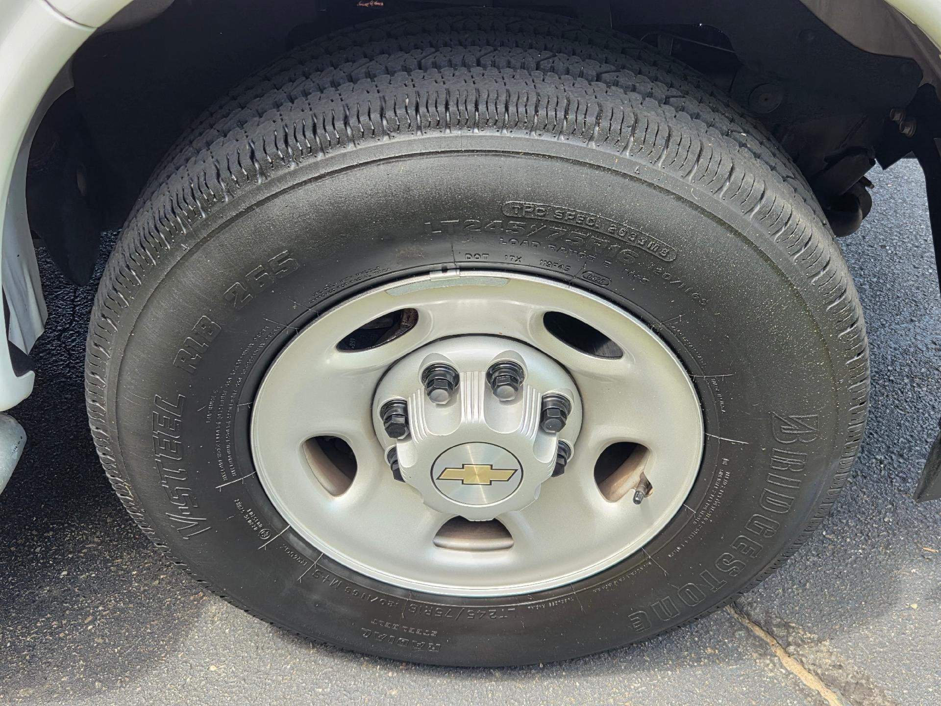 2025 Chevrolet Express Cargo Base