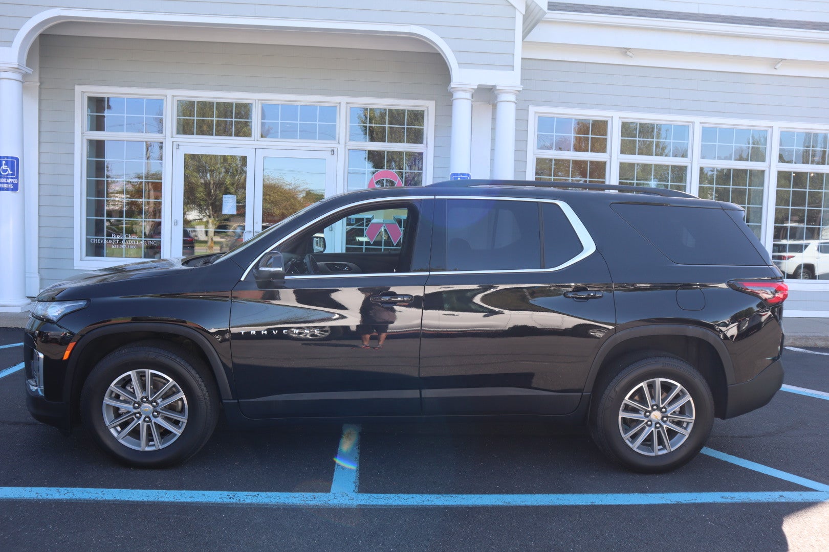 2022 Chevrolet Traverse LT Cloth