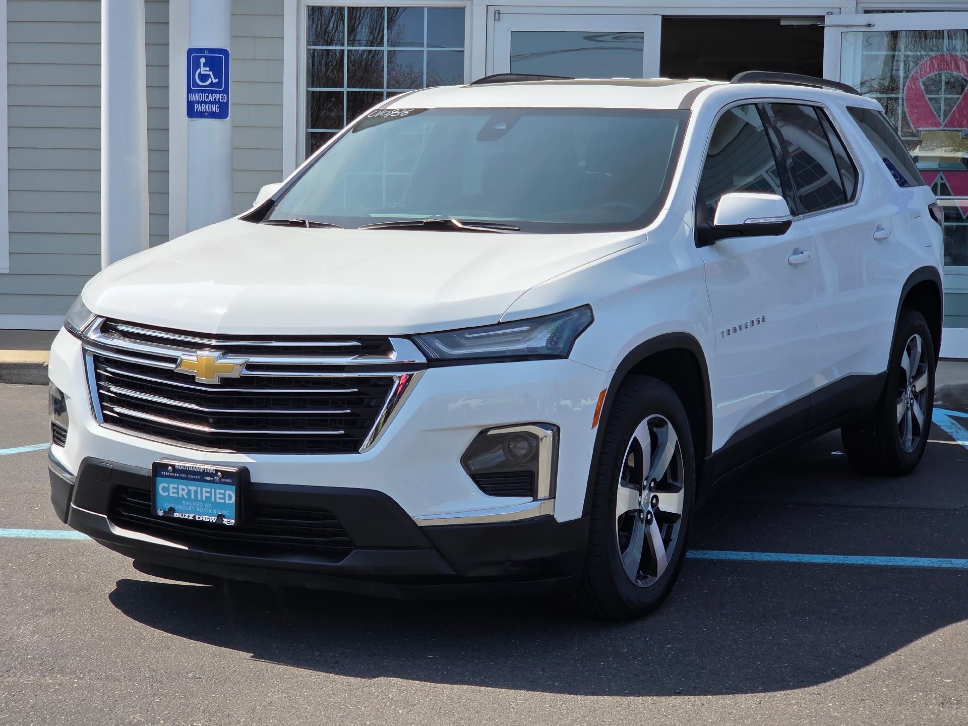 2023 Chevrolet Traverse LT Leather
