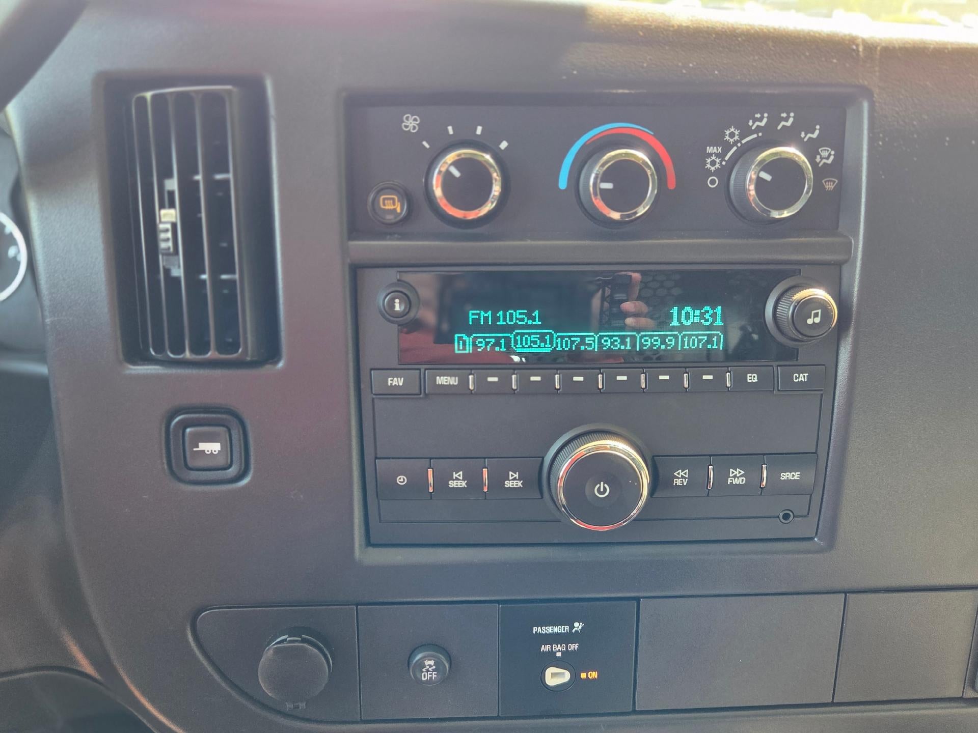 2025 GMC Savana Cargo Base