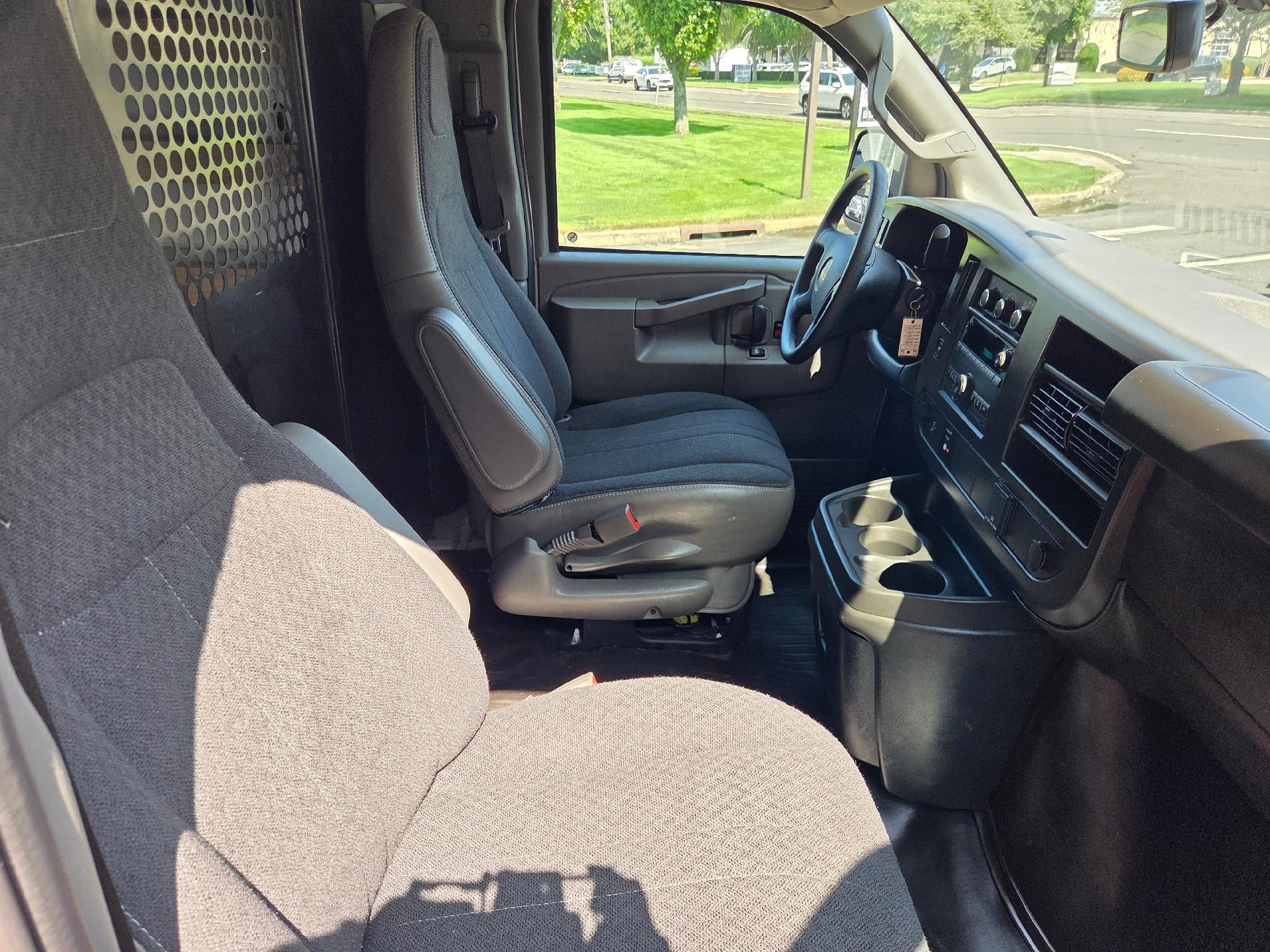 2025 GMC Savana Cargo Base