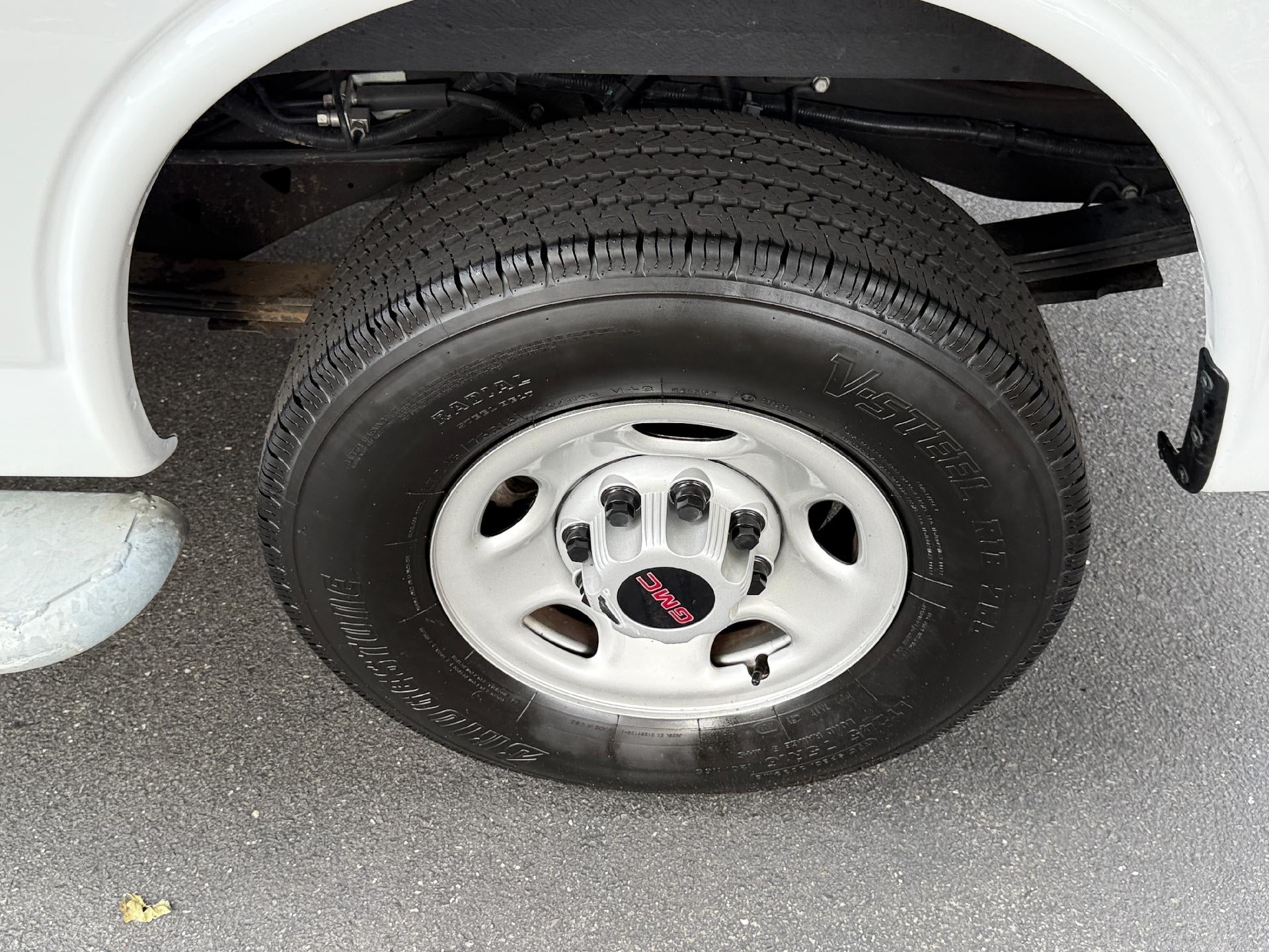 2024 GMC Savana Cargo 2500 Base