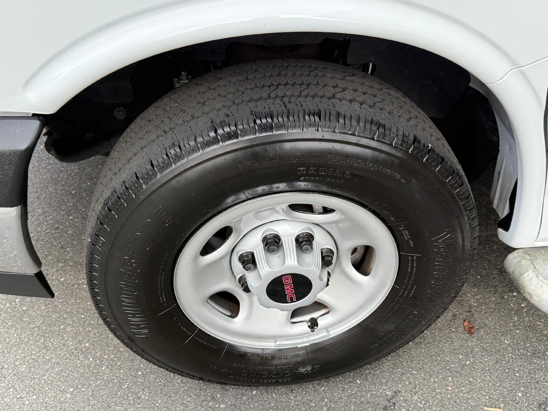 2024 GMC Savana Cargo 2500 Base