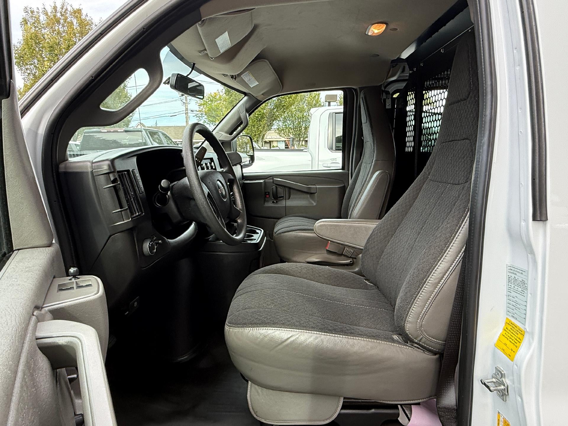 2024 GMC Savana Cargo 2500 Base