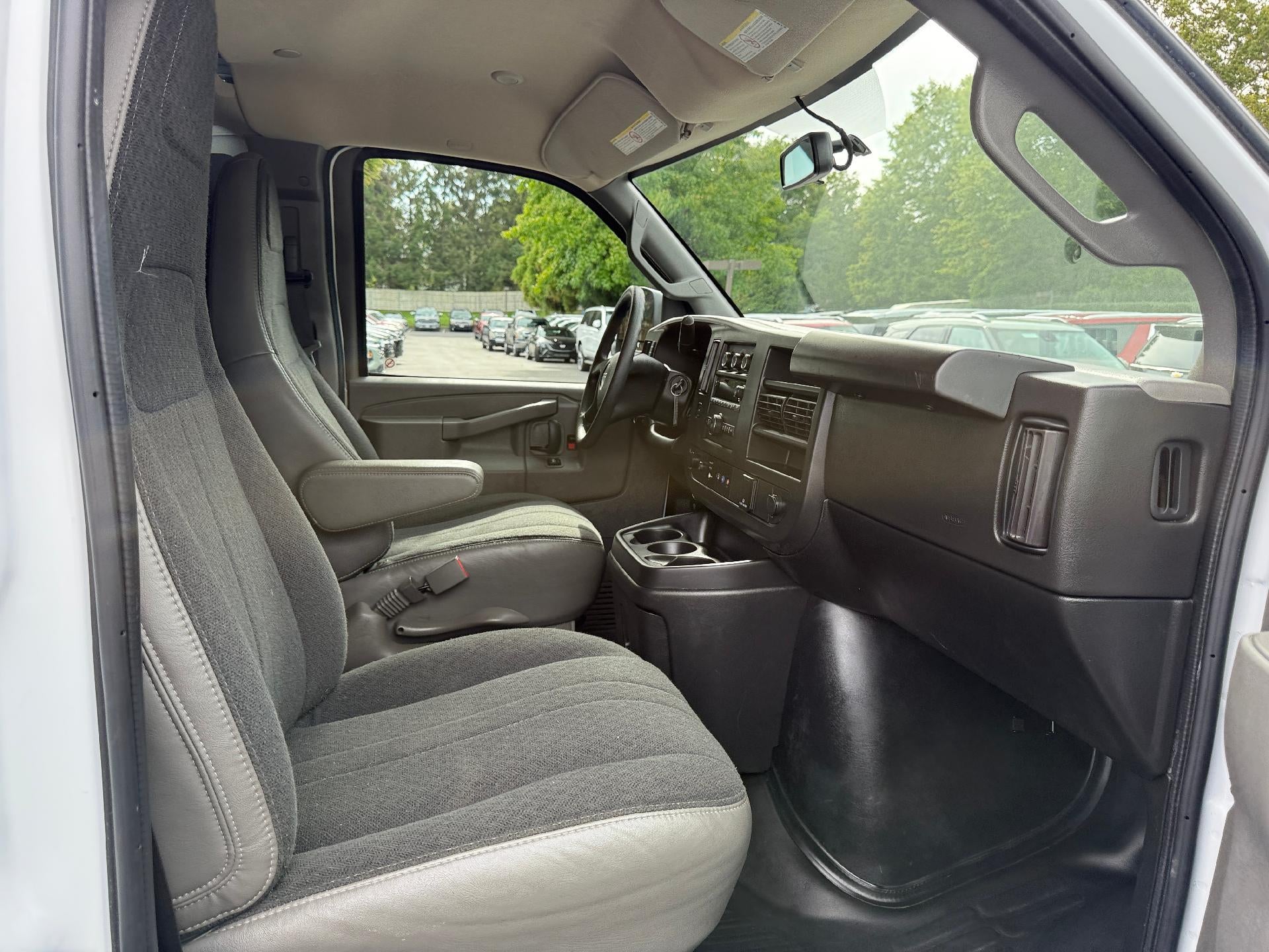 2024 GMC Savana Cargo 2500 Base