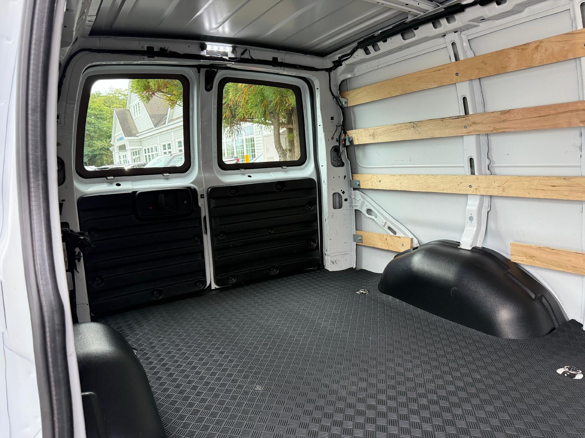 2024 GMC Savana Cargo 2500 Base