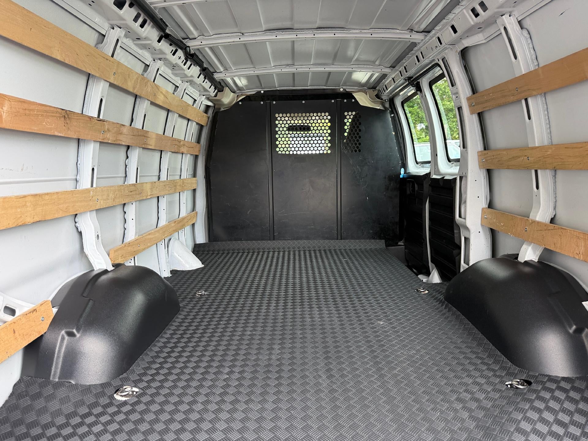 2024 GMC Savana Cargo 2500 Base