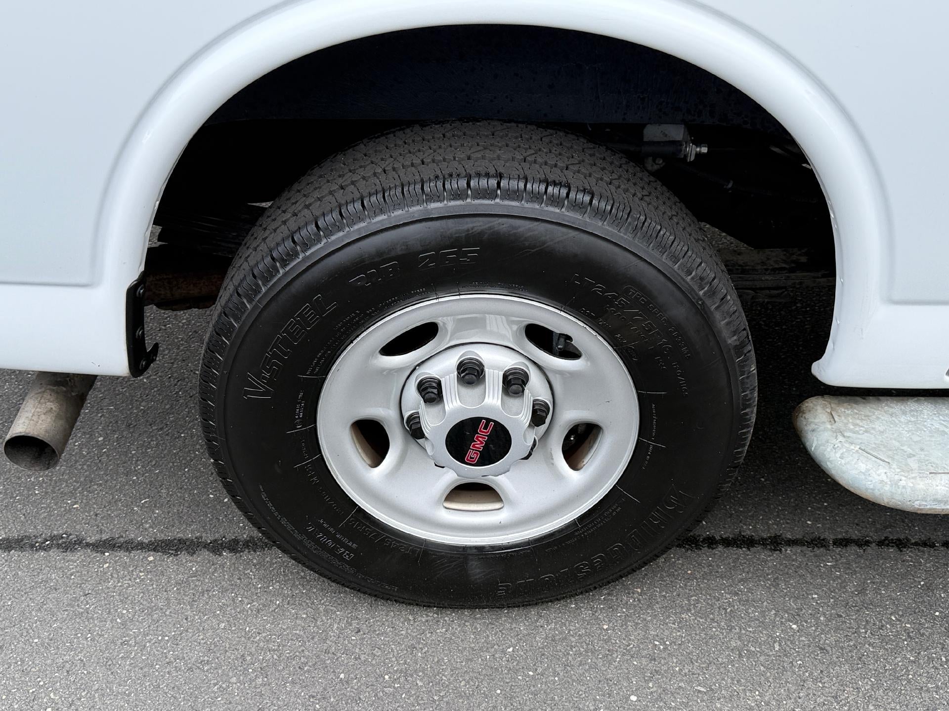 2024 GMC Savana Cargo 2500 Base