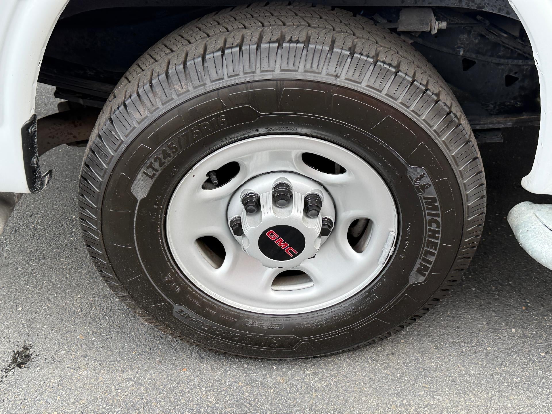 2024 GMC Savana Cargo 2500 Base