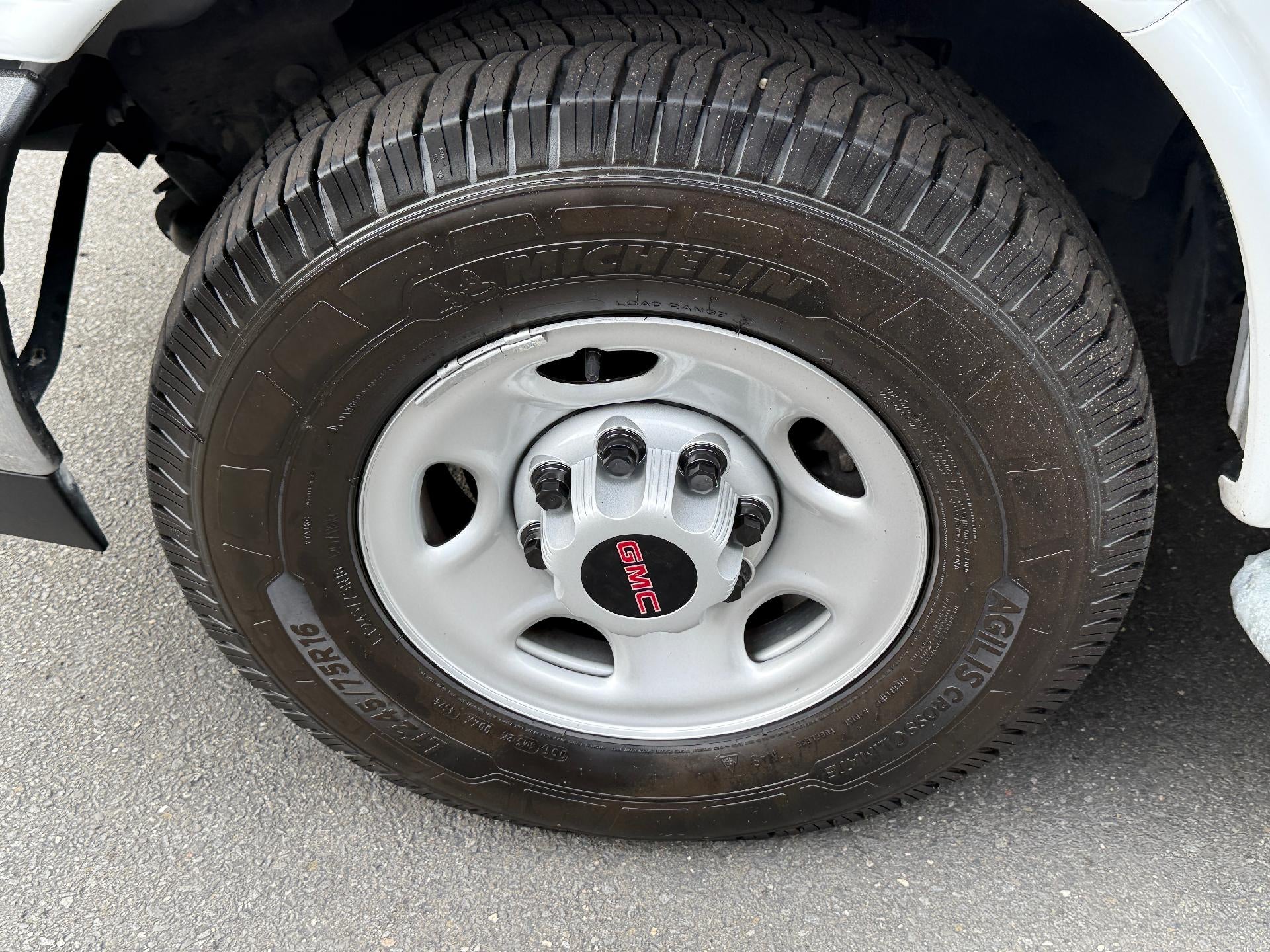 2024 GMC Savana Cargo 2500 Base