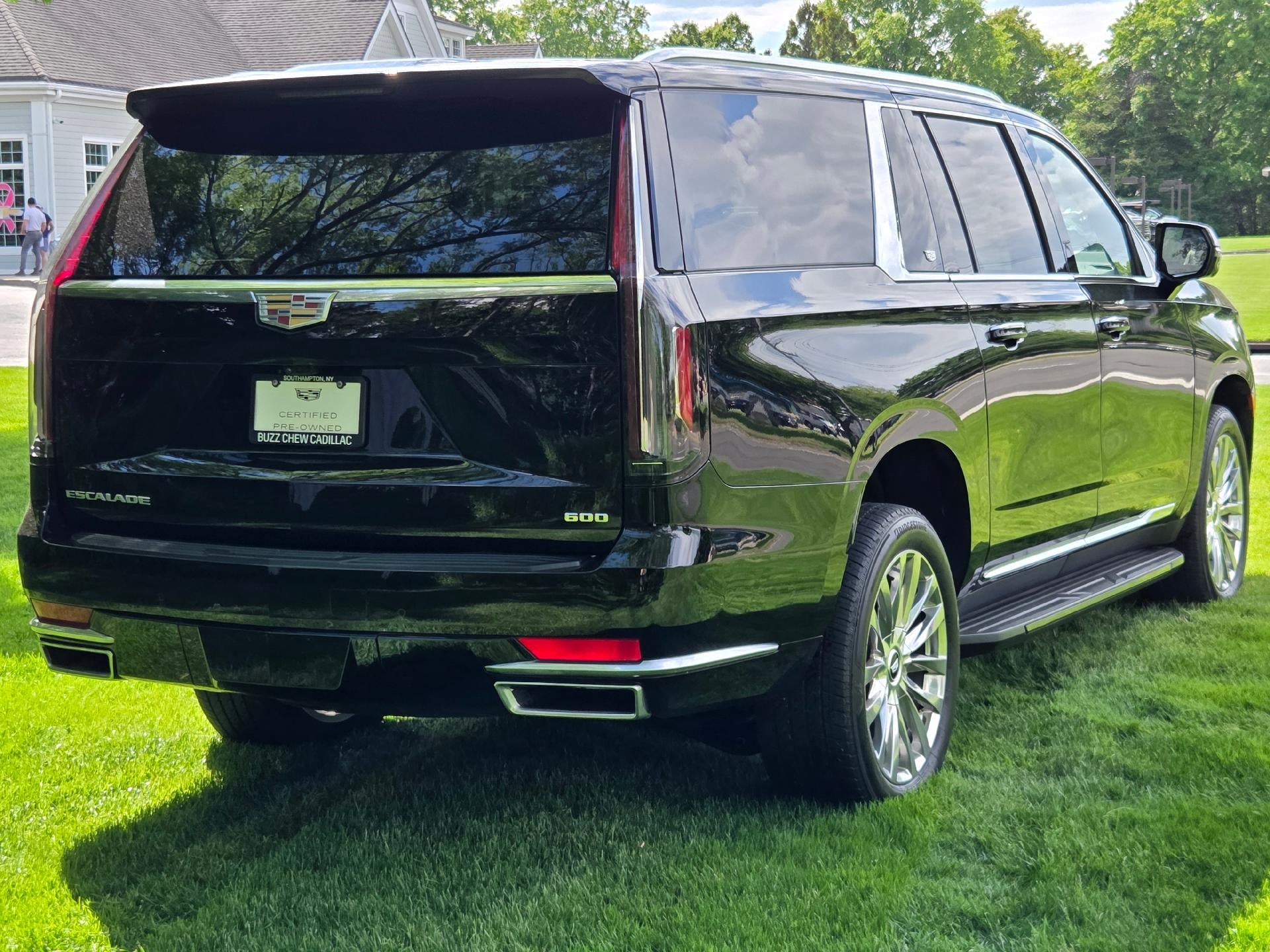 2022 Cadillac Escalade ESV Premium Luxury