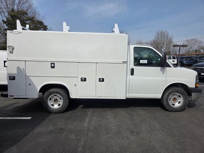 2026 Chevrolet Express Cutaway 3500 Base