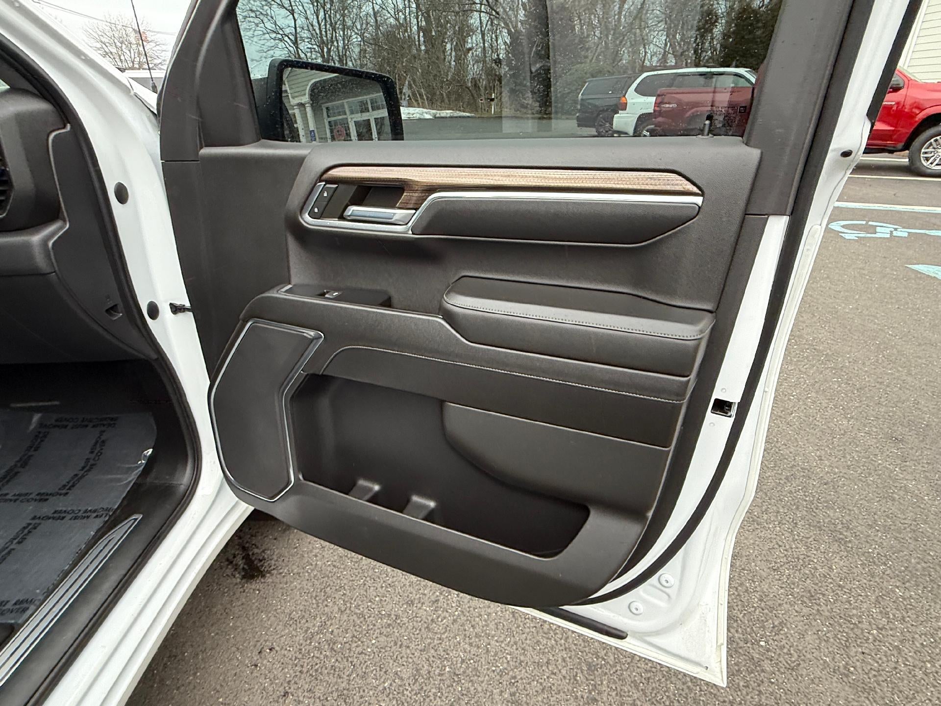 2022 Chevrolet Silverado 1500 LT (2FL)