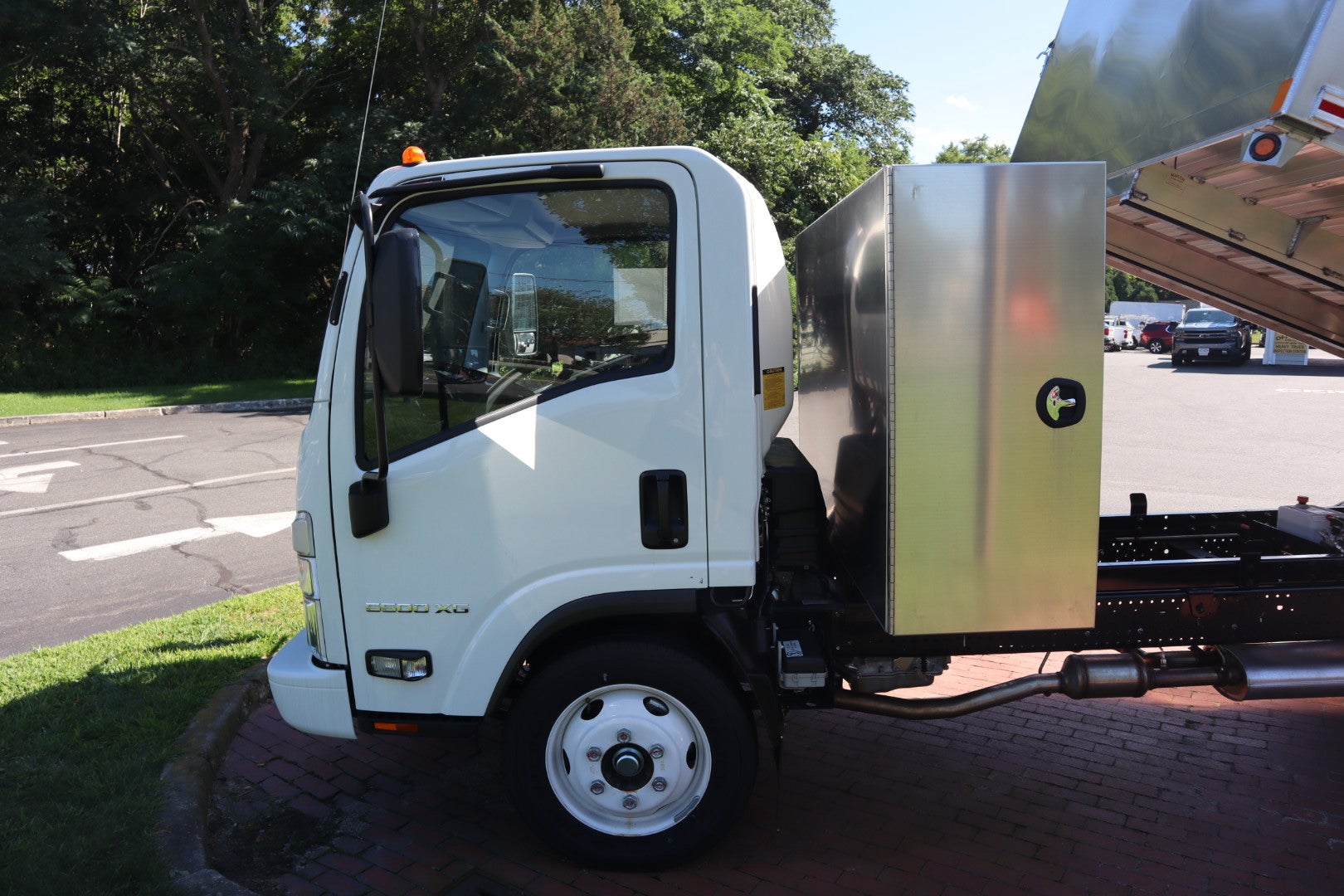 2025 Chevrolet Low Cab Forward 5500 XG NA